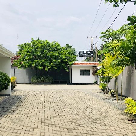Bony'S Holiday Inn Negombo Ngoại thất bức ảnh
