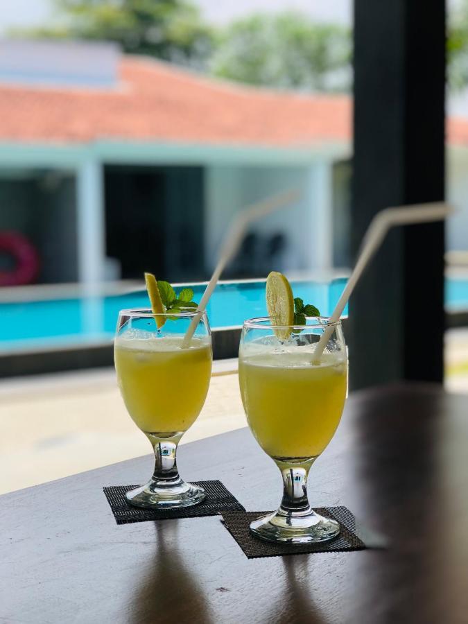 Bony'S Holiday Inn Negombo Ngoại thất bức ảnh