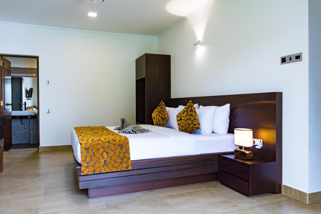 Bony'S Holiday Inn Negombo Ngoại thất bức ảnh
