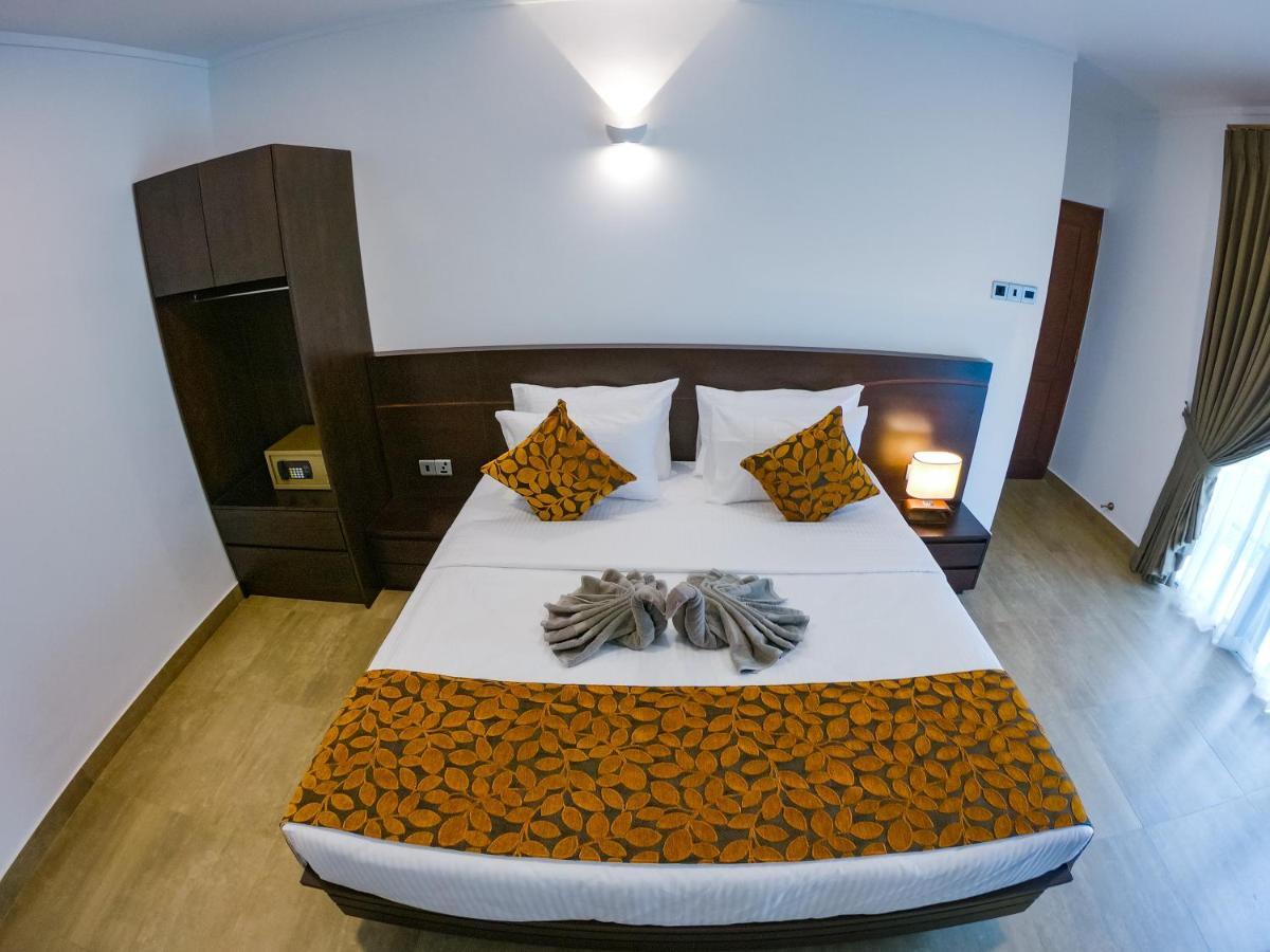 Bony'S Holiday Inn Negombo Ngoại thất bức ảnh