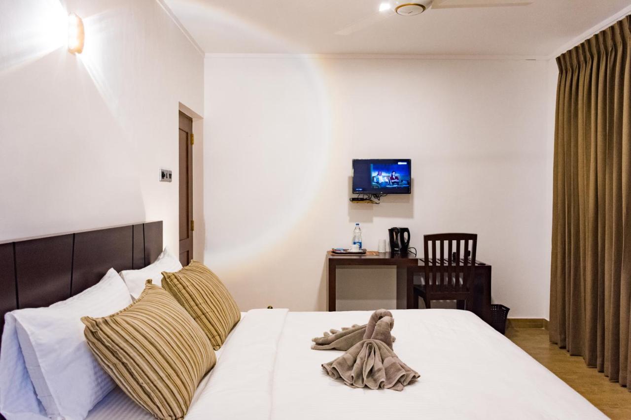 Bony'S Holiday Inn Negombo Ngoại thất bức ảnh