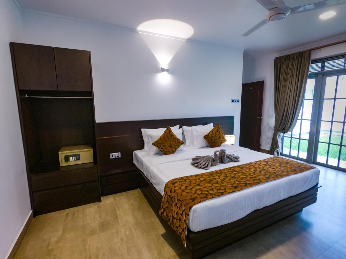 Bony'S Holiday Inn Negombo Ngoại thất bức ảnh