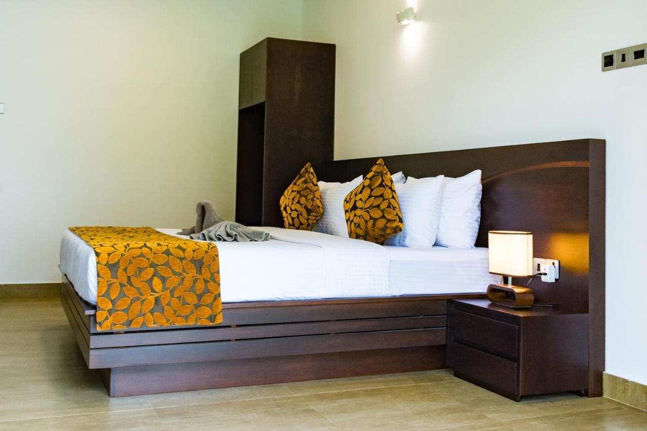 Bony'S Holiday Inn Negombo Ngoại thất bức ảnh