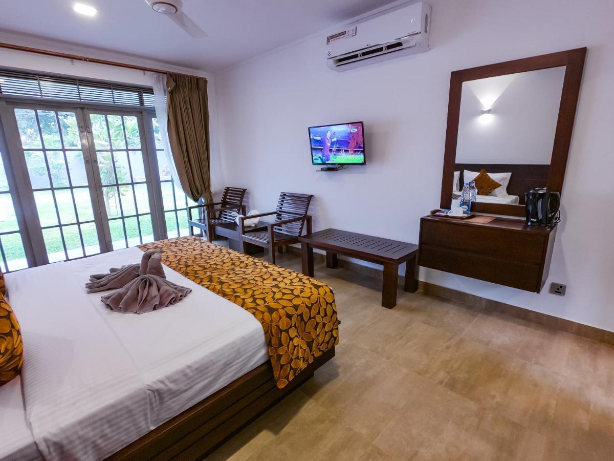 Bony'S Holiday Inn Negombo Ngoại thất bức ảnh