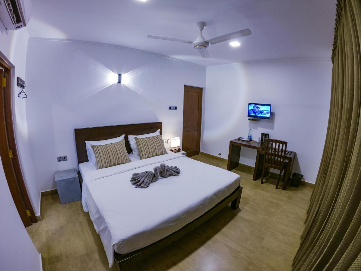 Bony'S Holiday Inn Negombo Ngoại thất bức ảnh